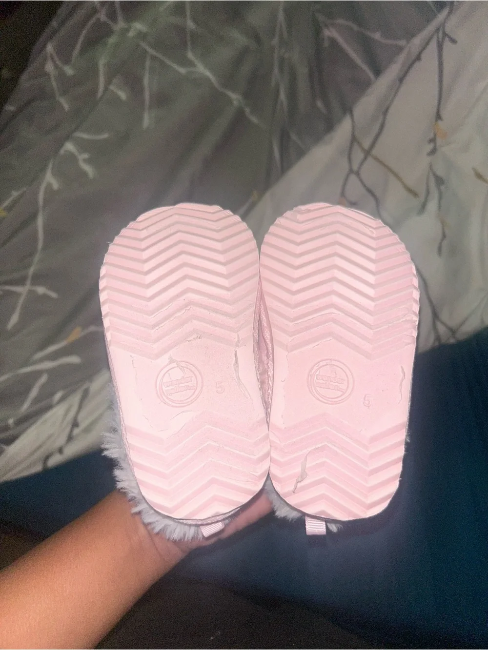 🌼2 for $5🌼 wonder nation Pink Faux Fur Baby Slippers